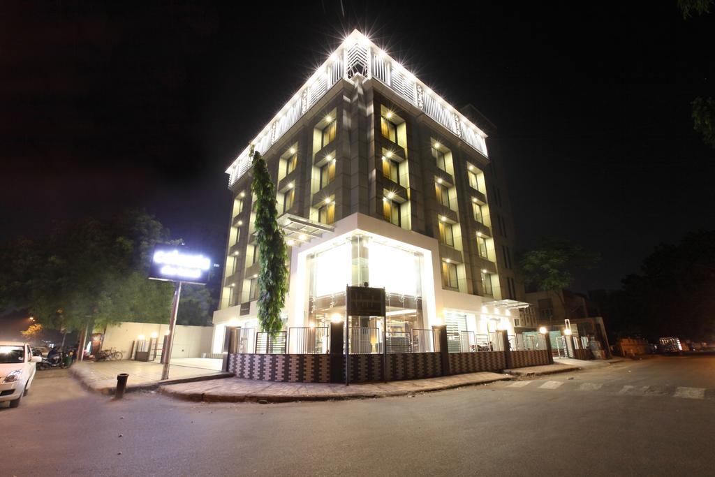 Celestia The Hotel Ahmedabad Ngoại thất bức ảnh